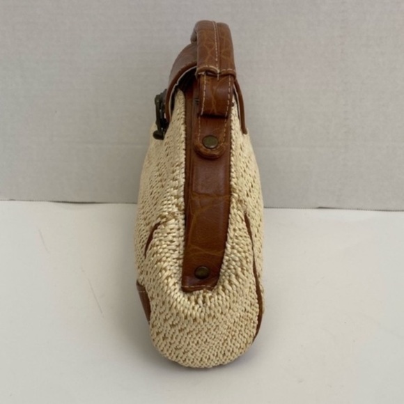 Vintage Y2K Mini Purse Woven Straw Bag Taco Shaped Top Handle Metal Loop Lock - Picture 2 of 13